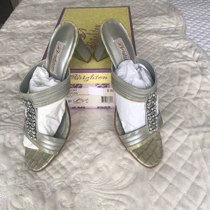 Brighton Resort Pewter Heeled Sandal Sz 9